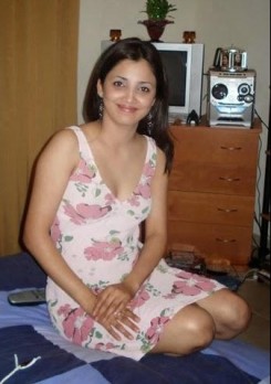 escort Selja Desai